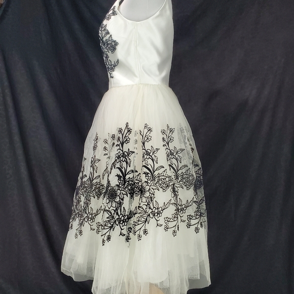 NWT Chi Chi London White Dress with Black Embroidery Fairy Glinda Princess Ball - Picture 9 of 17